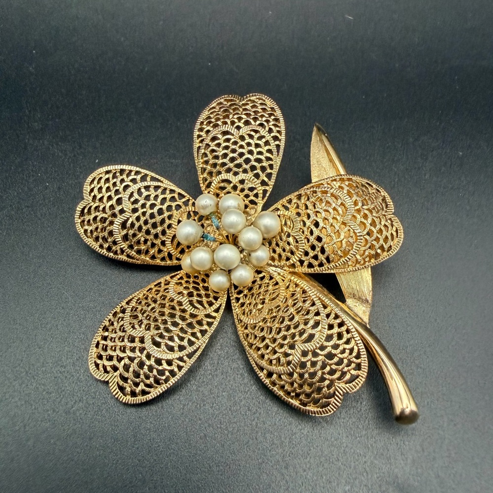 Vintage Judy Lee Gold Filigree Flower Brooch Faux Pearl Floral Pin Signed